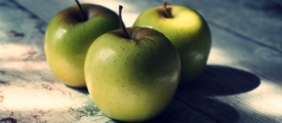 pexels-suzy-hazelwood-1257280